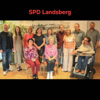 hinten v.l. Felix Bredschneijder,Regina Kaiser,Anni Achtzehner,Gertrud Brandl-Beuth,Sunna Schwarz,Martin Stolac,Martin Vollhaber,Ferdinand Flechtner;vorne v.l. Silvia Enders. Margit Däubler und Jonas Pioch